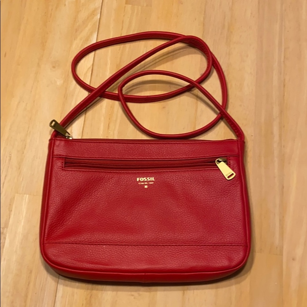 Fossil Red Pebbled Leather crossbody NWOT